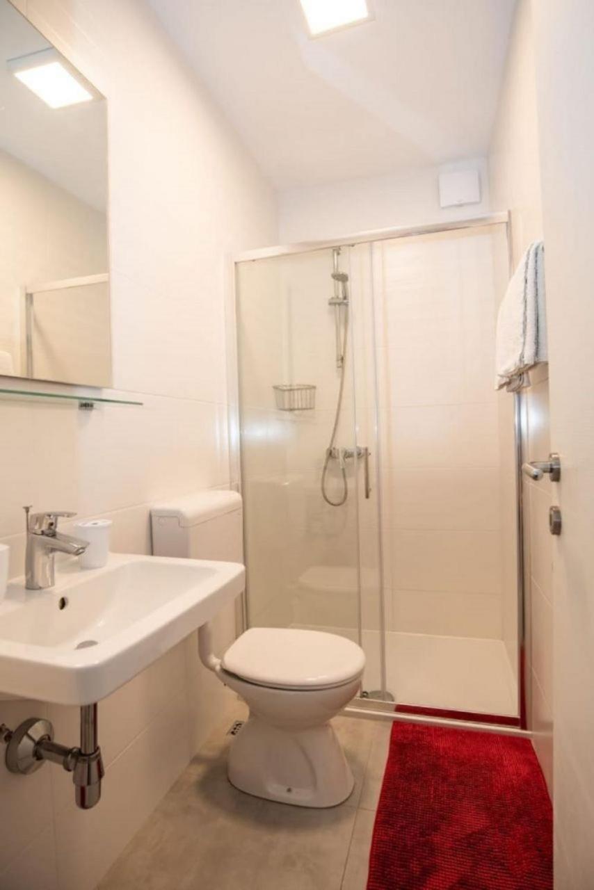 Apartments Andelko - Air Condition Baska Voda Bagian luar foto