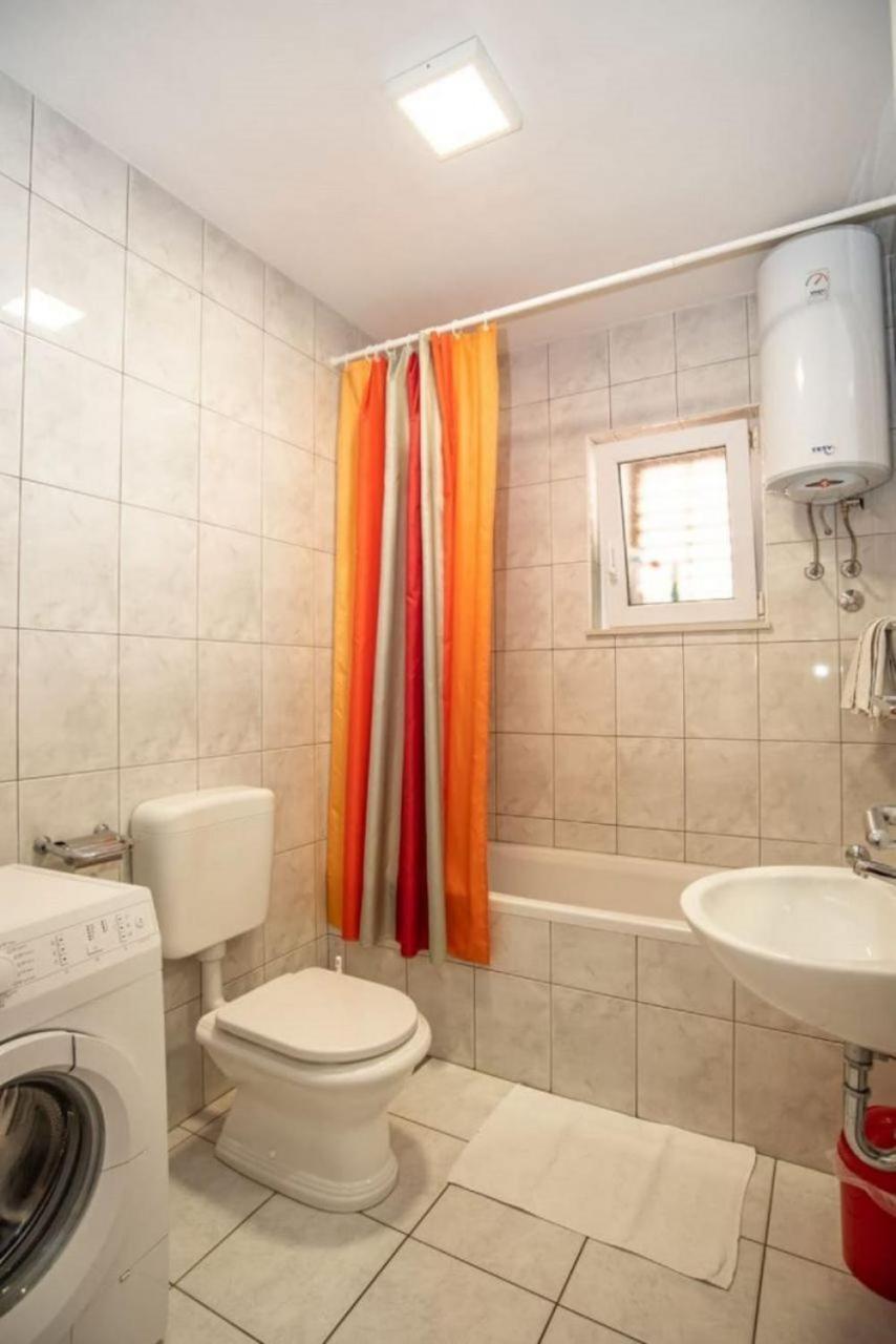 Apartments Andelko - Air Condition Baska Voda Bagian luar foto
